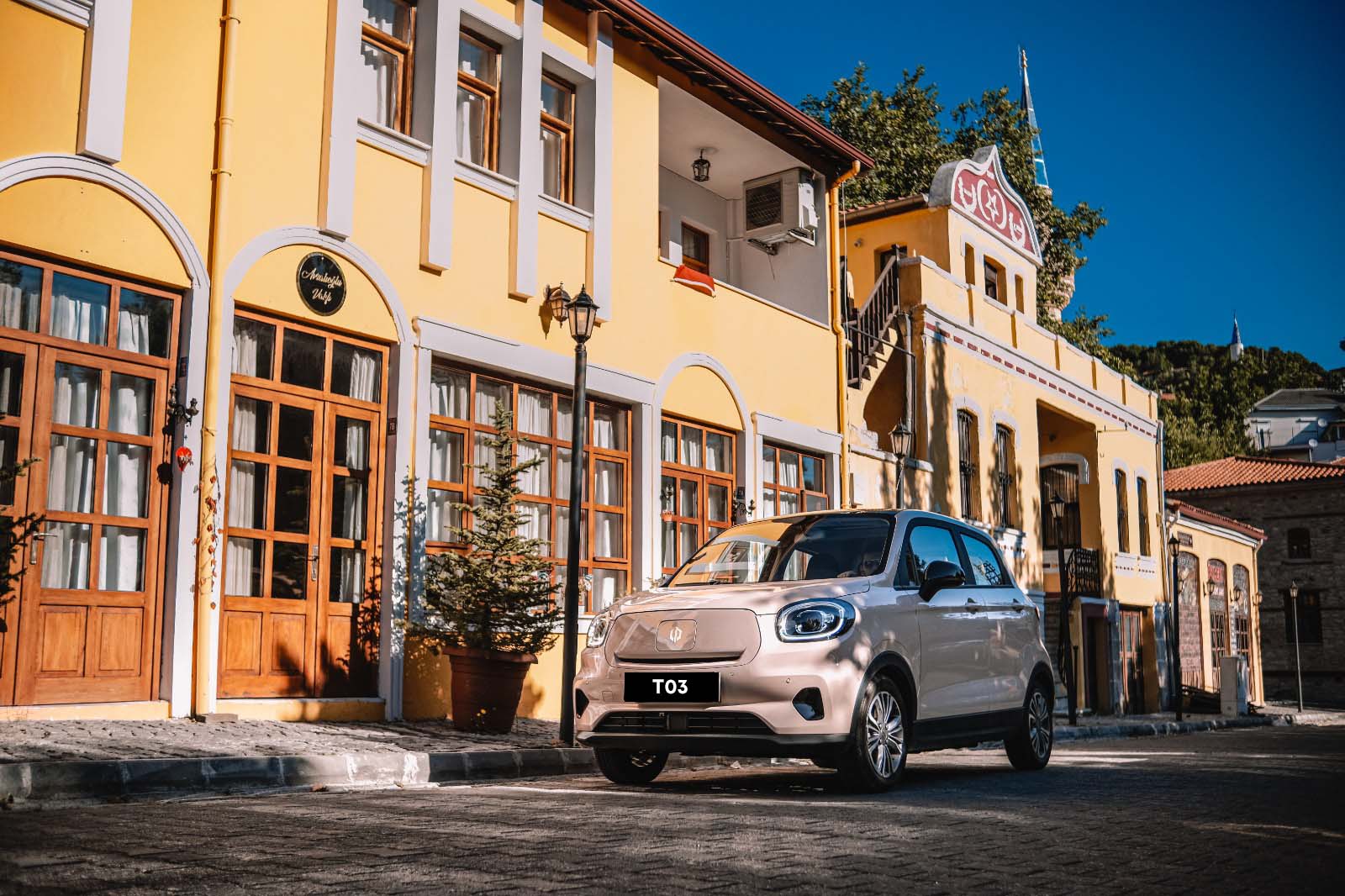 Elektrikli Araçlarla Seyahat Etmenin Püf Noktaları Menzil Endişesi ve Pratik Çözümler