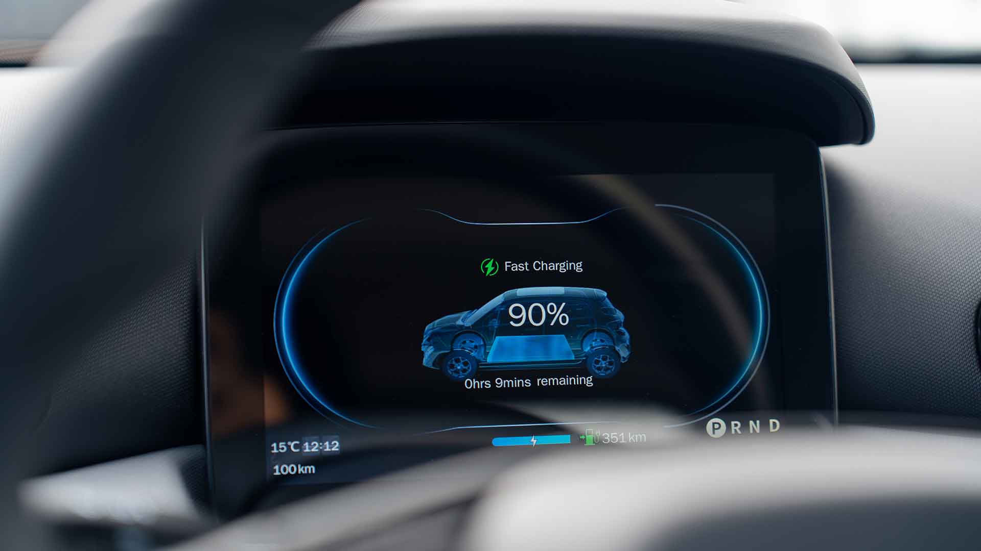 Elektrikli Araba Kendini Şarj Eder mi